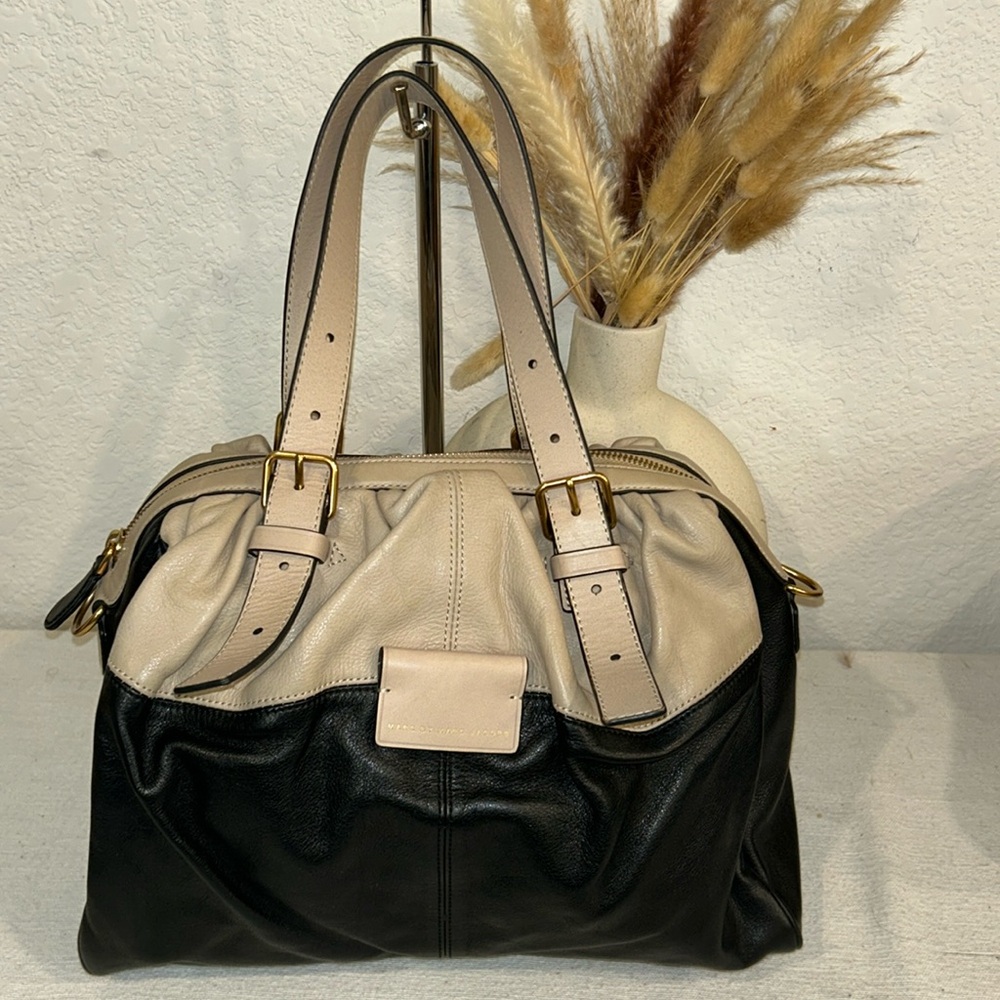 Marc by Marc Jacobs Beige and Black Leather Large Hobo Shoulder Bag